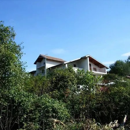 Hillside فيلة Pushevo